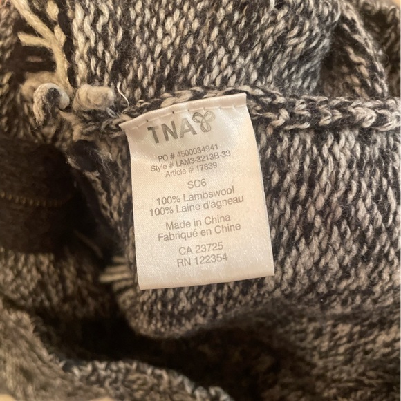 ARITZIA TNA Cowichan Lambswool Knit Cardigan Sweater with Zipper - Picture 4 of 4